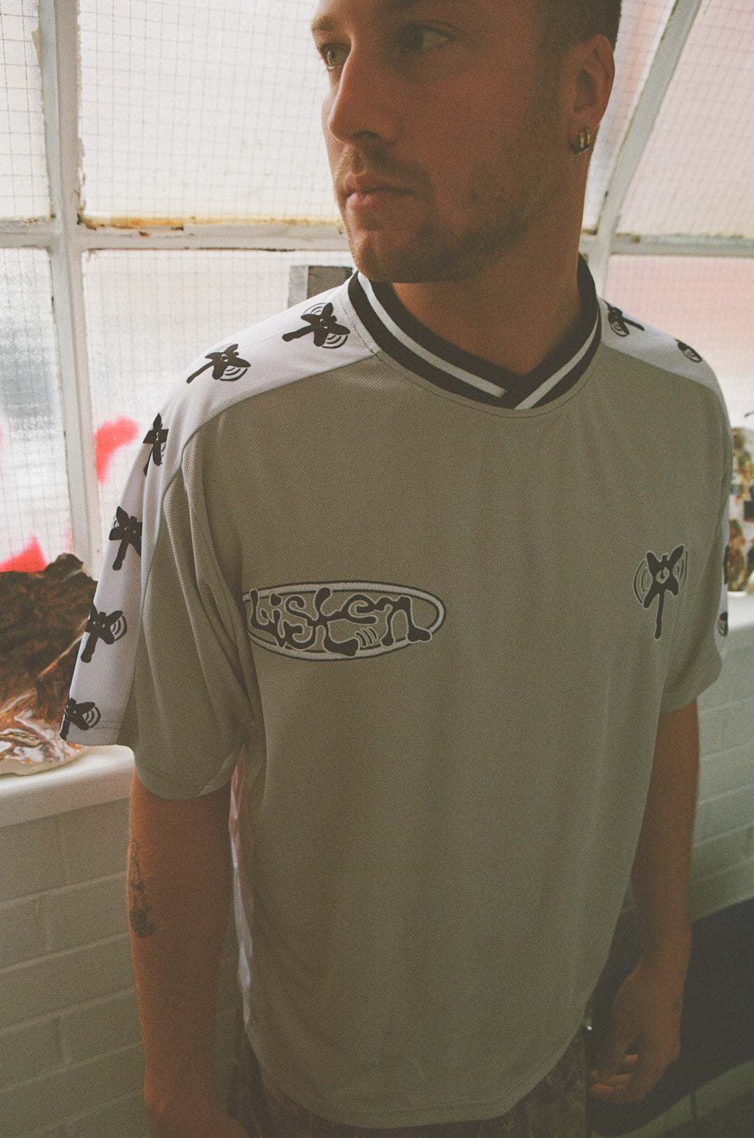 LISTEN CLOTHING - SOCCER JERSEY - GREY / WHITE