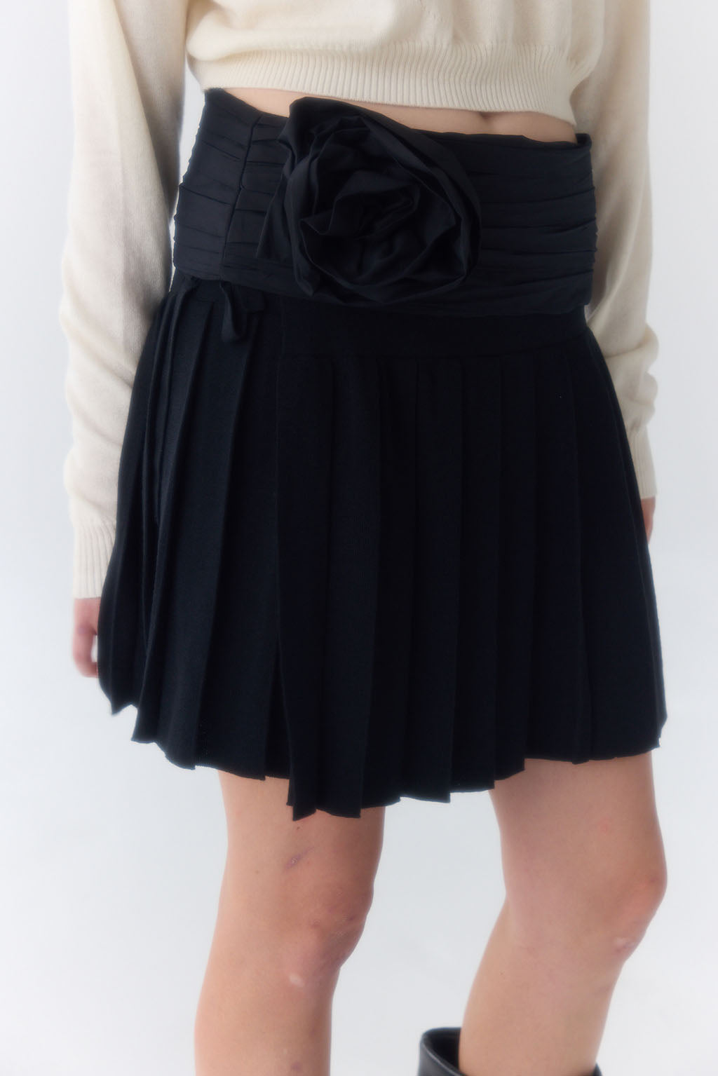 Muse The Label -  Knit Pleat Skirt - Black