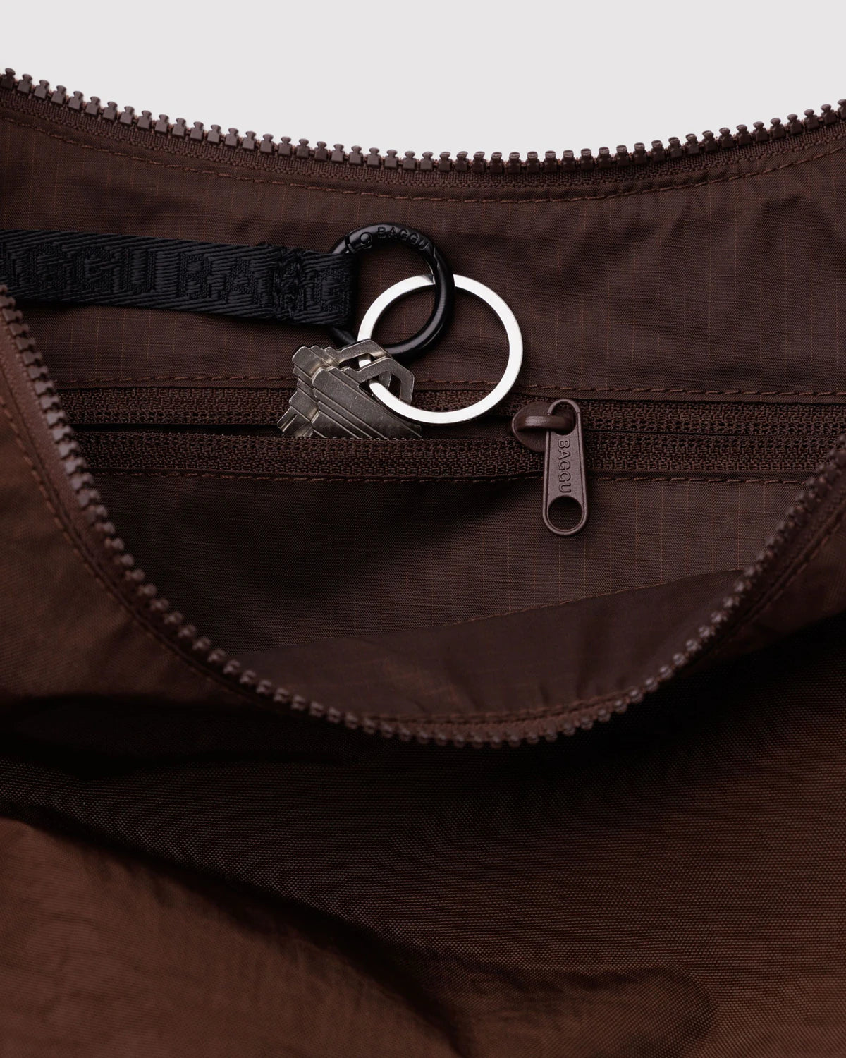 Baggu - Medium Nylon Crescent Bag - Coffee