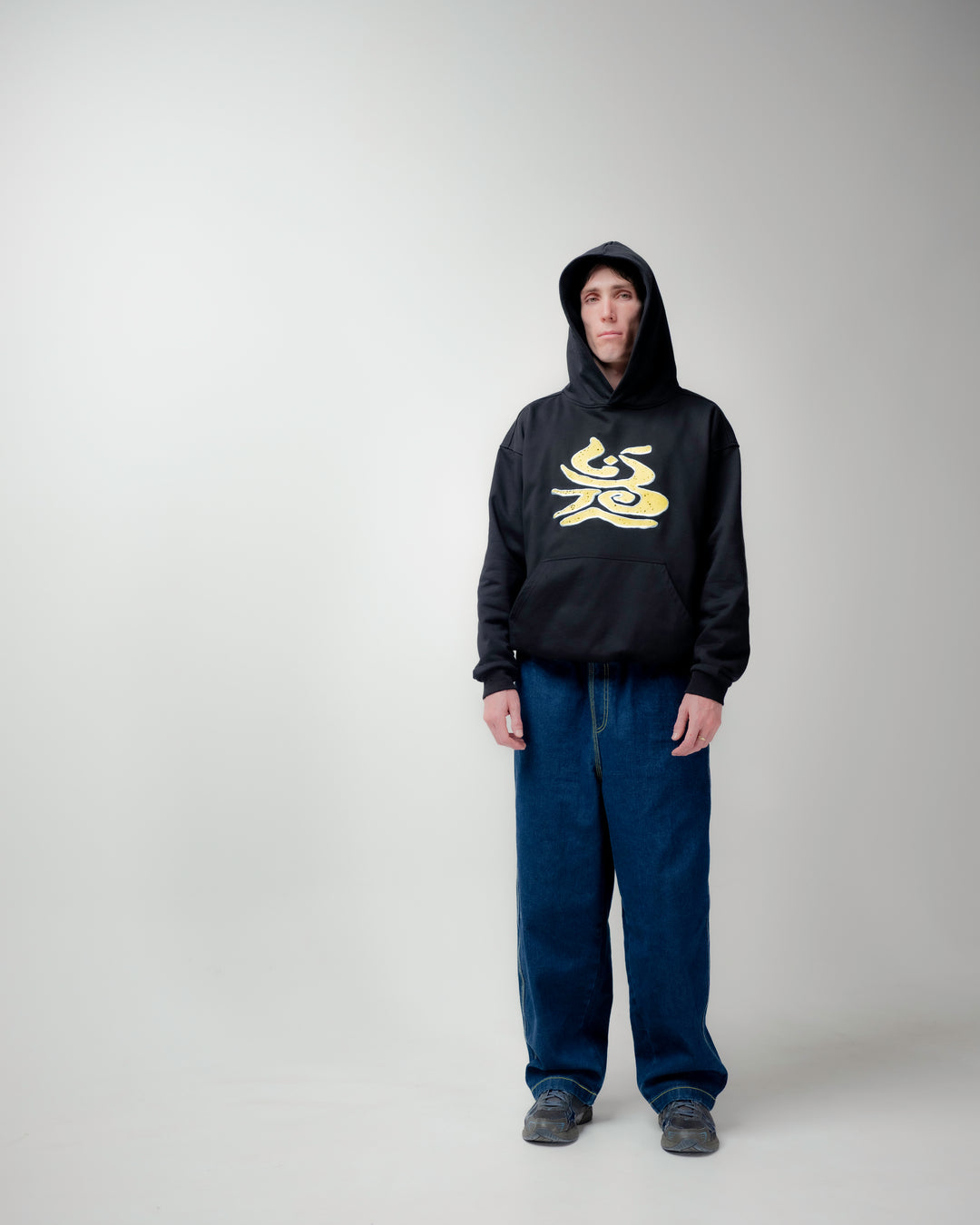 LISTEN - RELAXTION HOODIE - BLACK