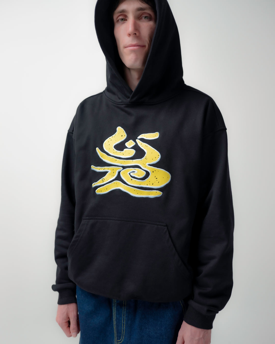 LISTEN - RELAXTION HOODIE - BLACK