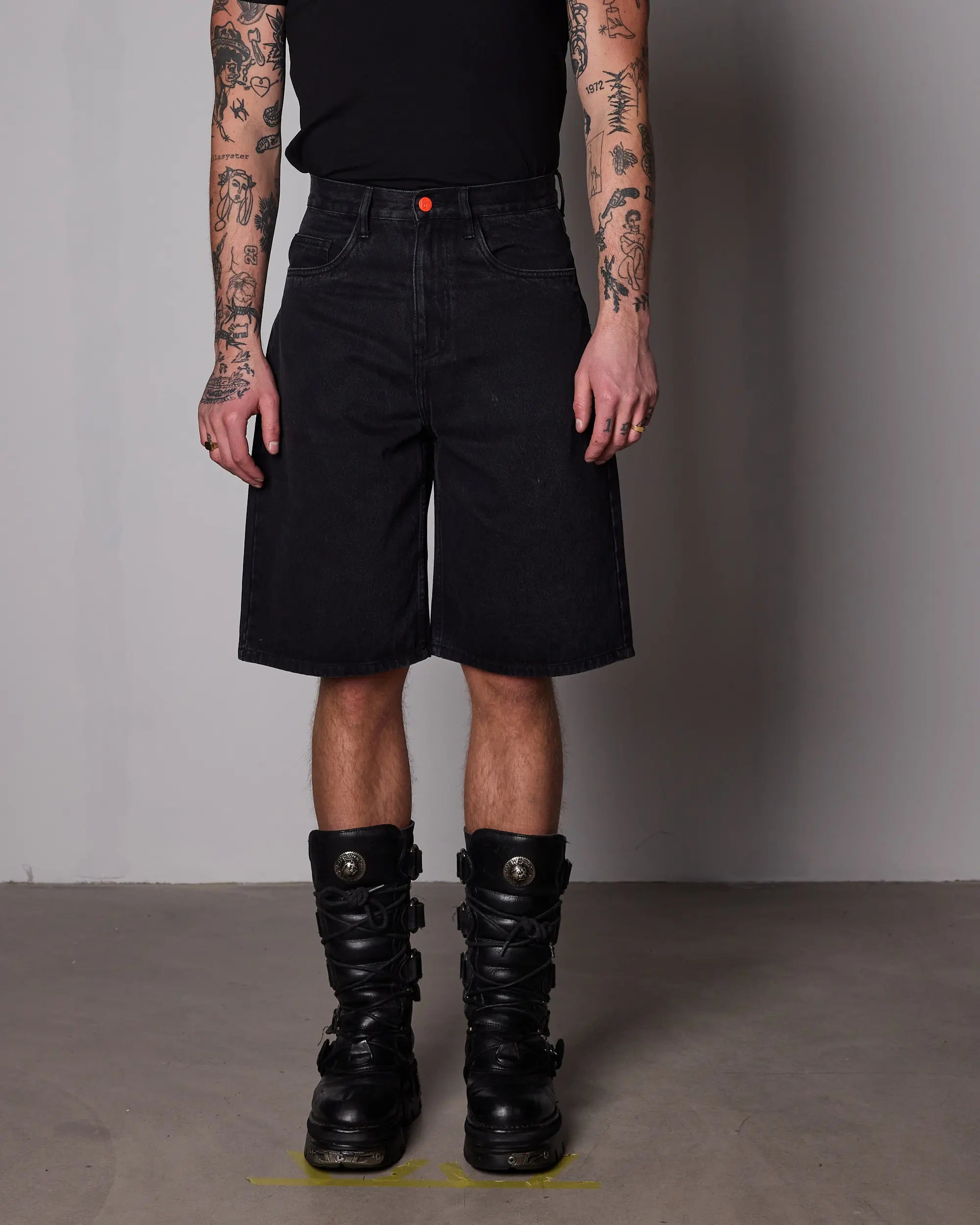 Bewider - Super Loose Shorts - Black