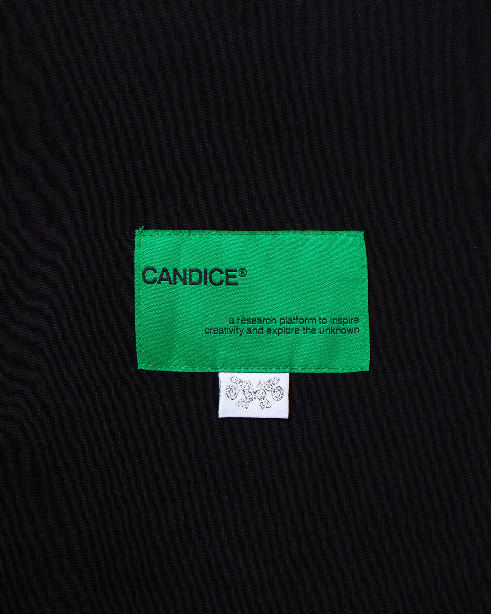 CANDICE - CONTRAST TEE - BLACK