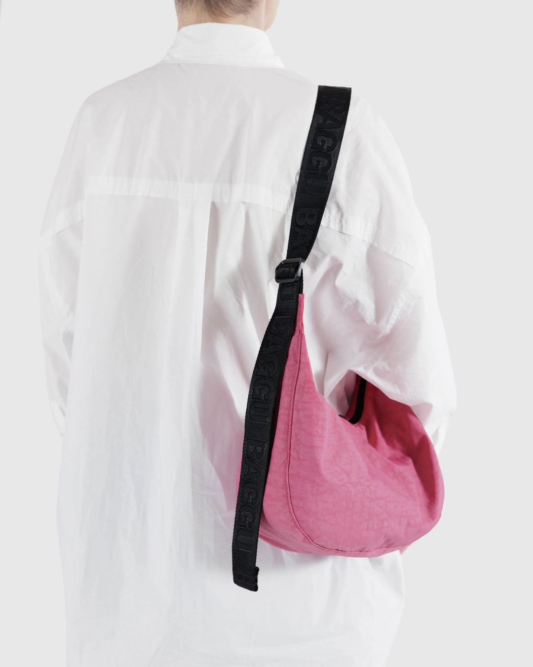 Baggu - Medium Nylon Crescent Bag - Azalea Pink