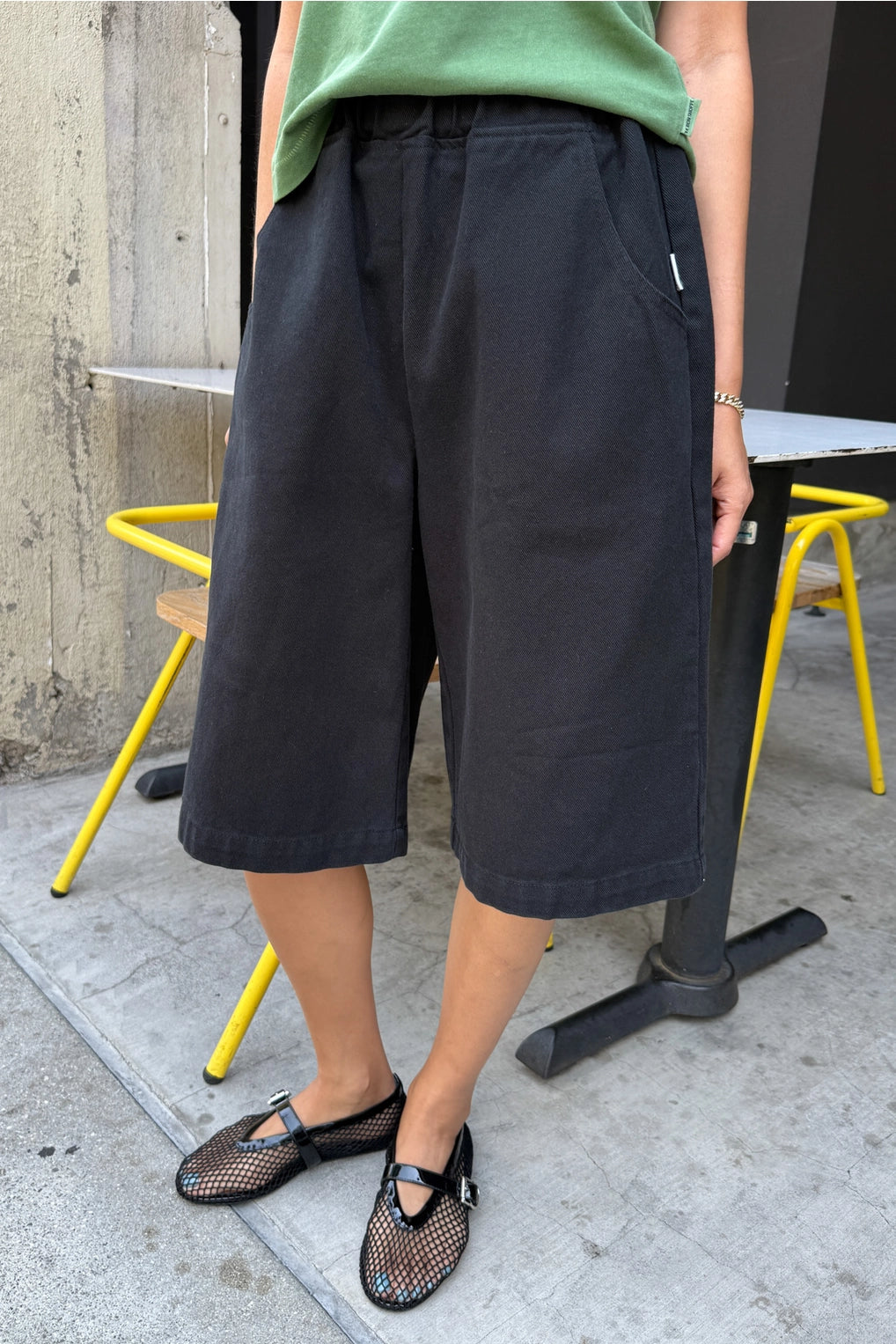 LE BON SHOPPE - LIAM BERMUDA SHORTS - BLACK