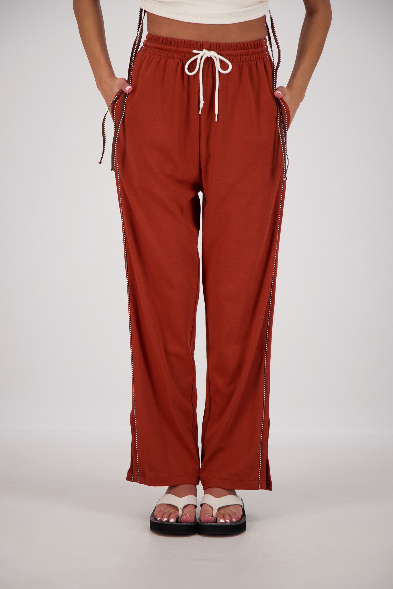 Jasmine Alexa  - Manarola Trackpant - Tabacco